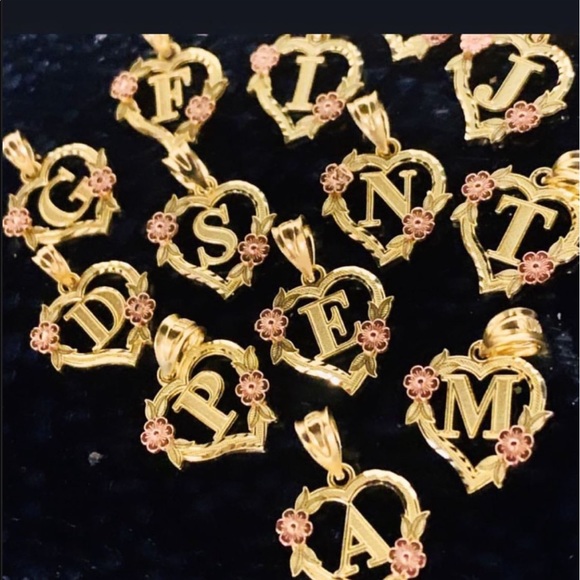 14K Gold initial D Pendant Necklace D B M H J R - Picture 5 of 11